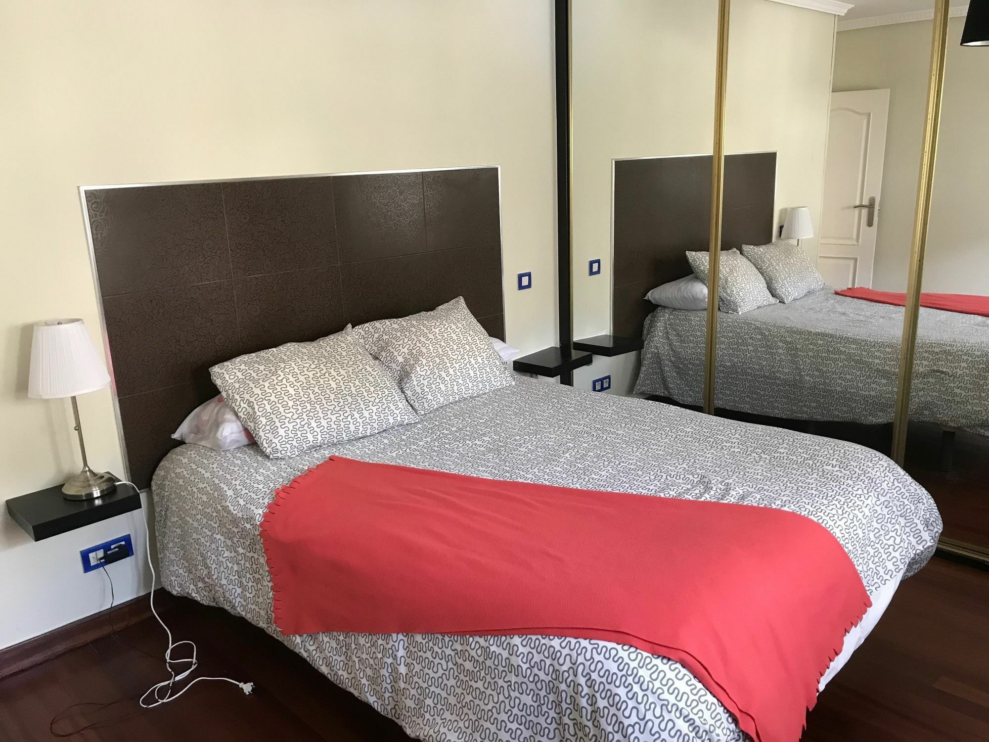 Apartamentos Vintage Menendez Pelayo Santander Buitenkant foto