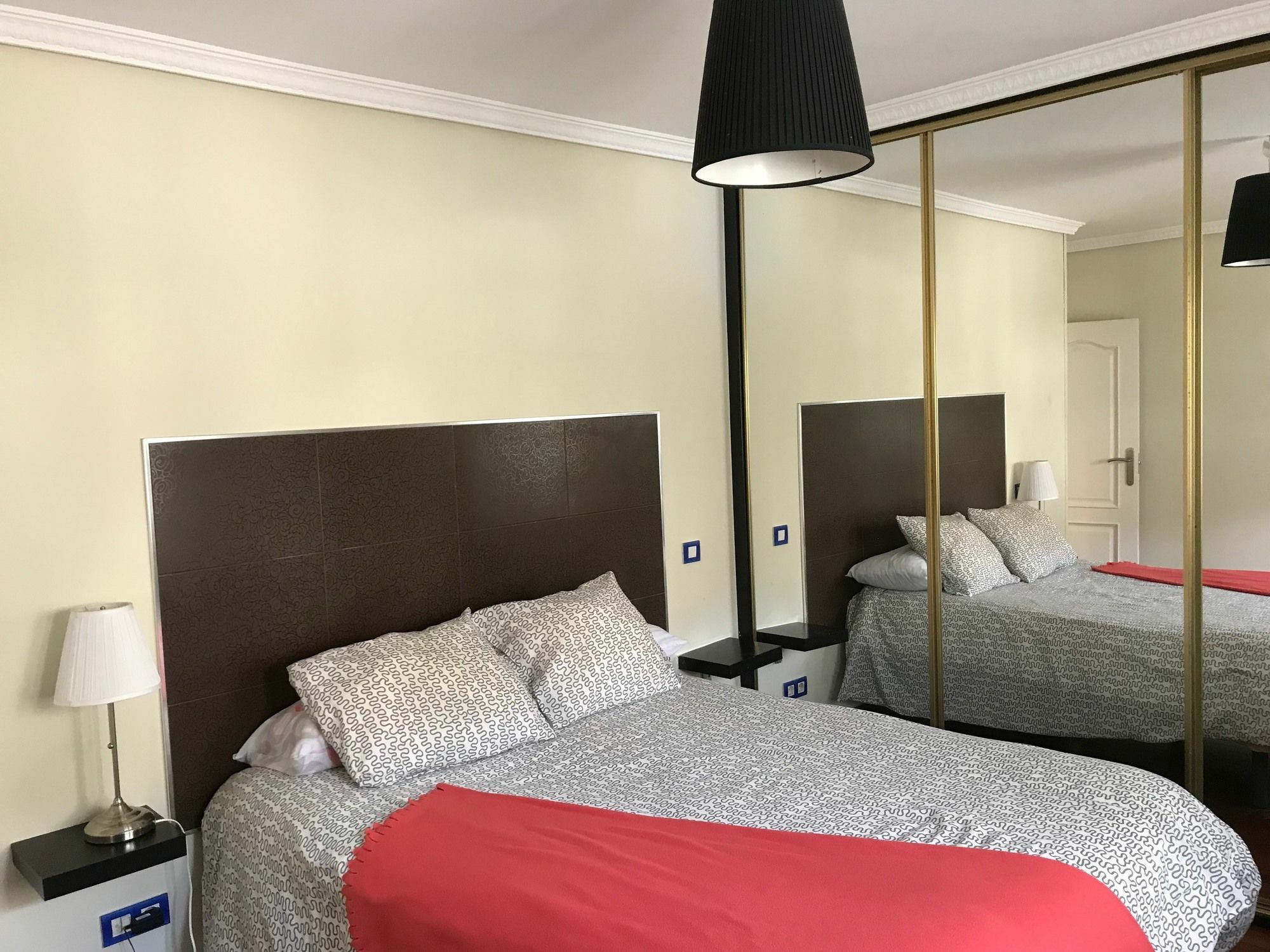 Apartamentos Vintage Menendez Pelayo Santander Buitenkant foto